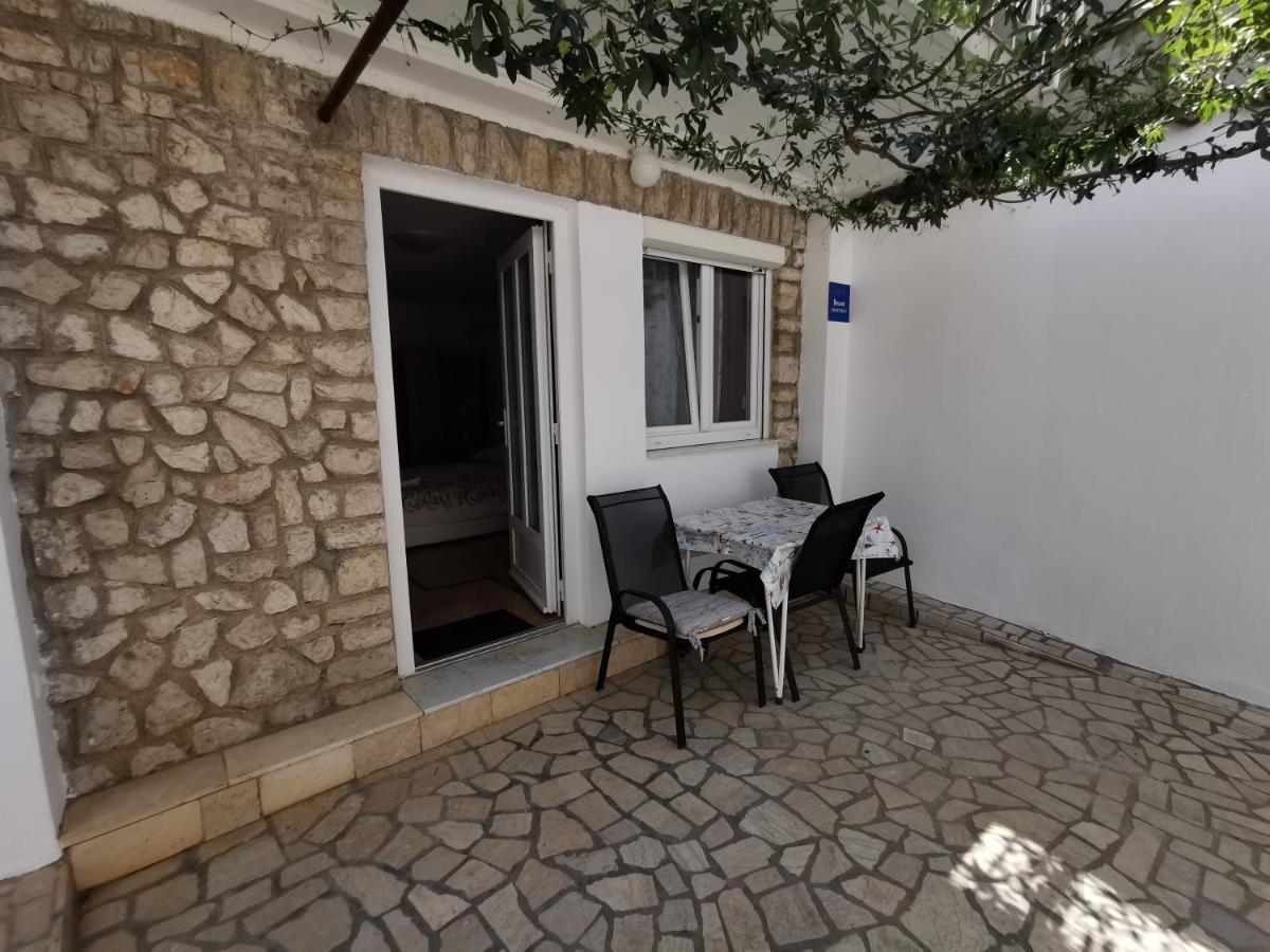 Studio Apartments Jasminka Selce Exterior foto
