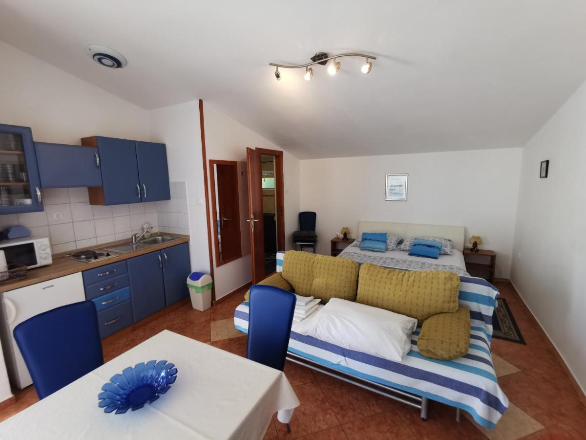 Studio Apartments Jasminka Selce Exterior foto