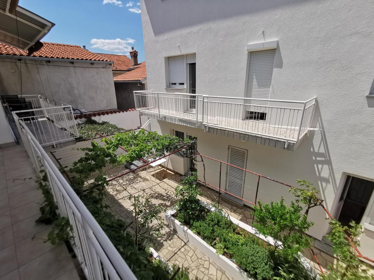 Studio Apartments Jasminka Selce Exterior foto