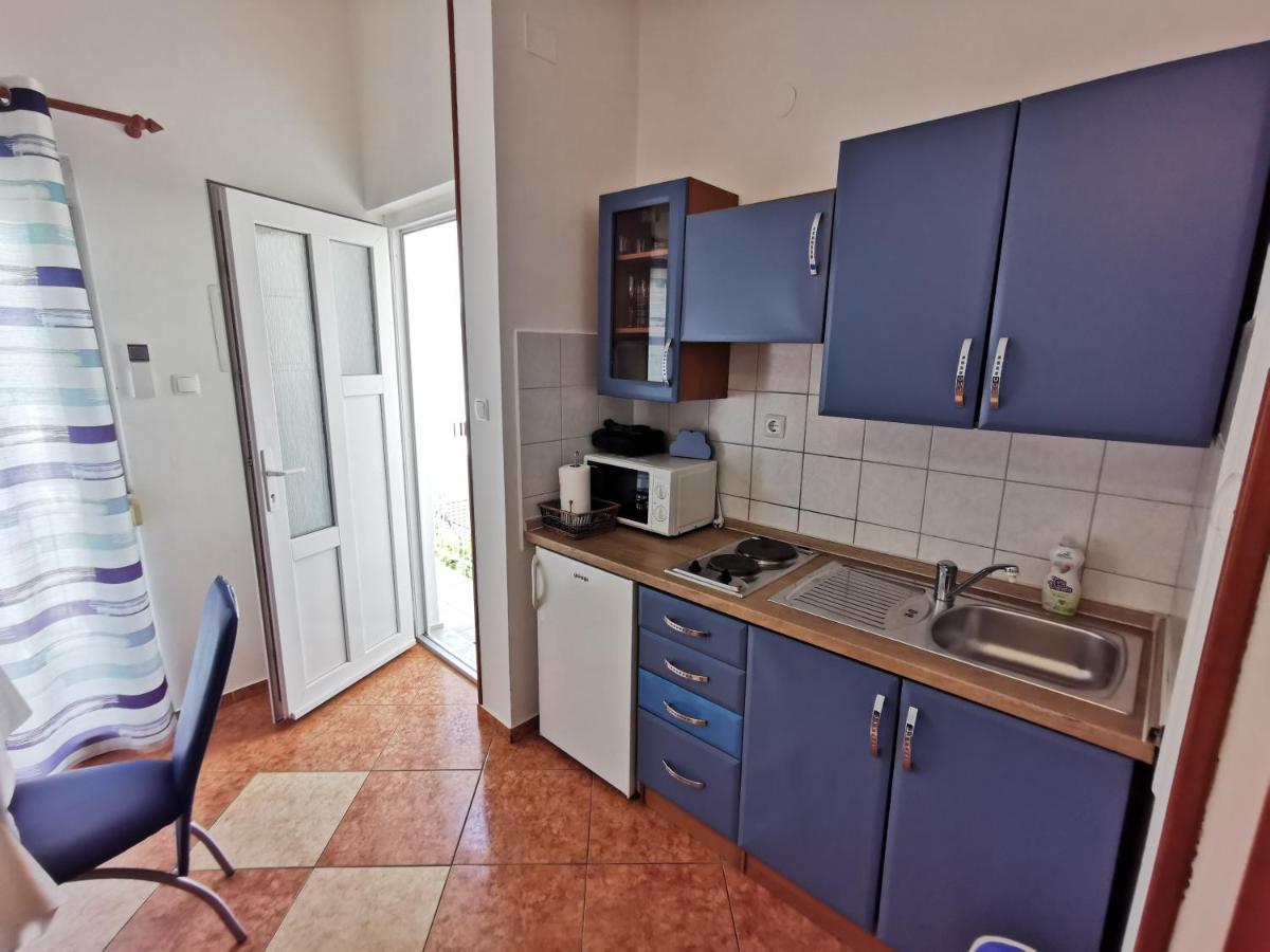 Studio Apartments Jasminka Selce Exterior foto